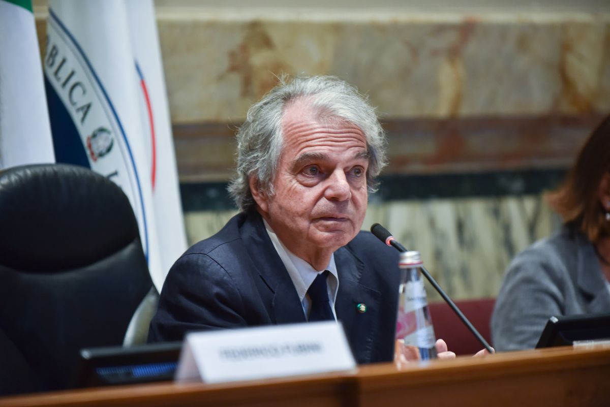 Maxi stipendi Pa, il governo mette il freno