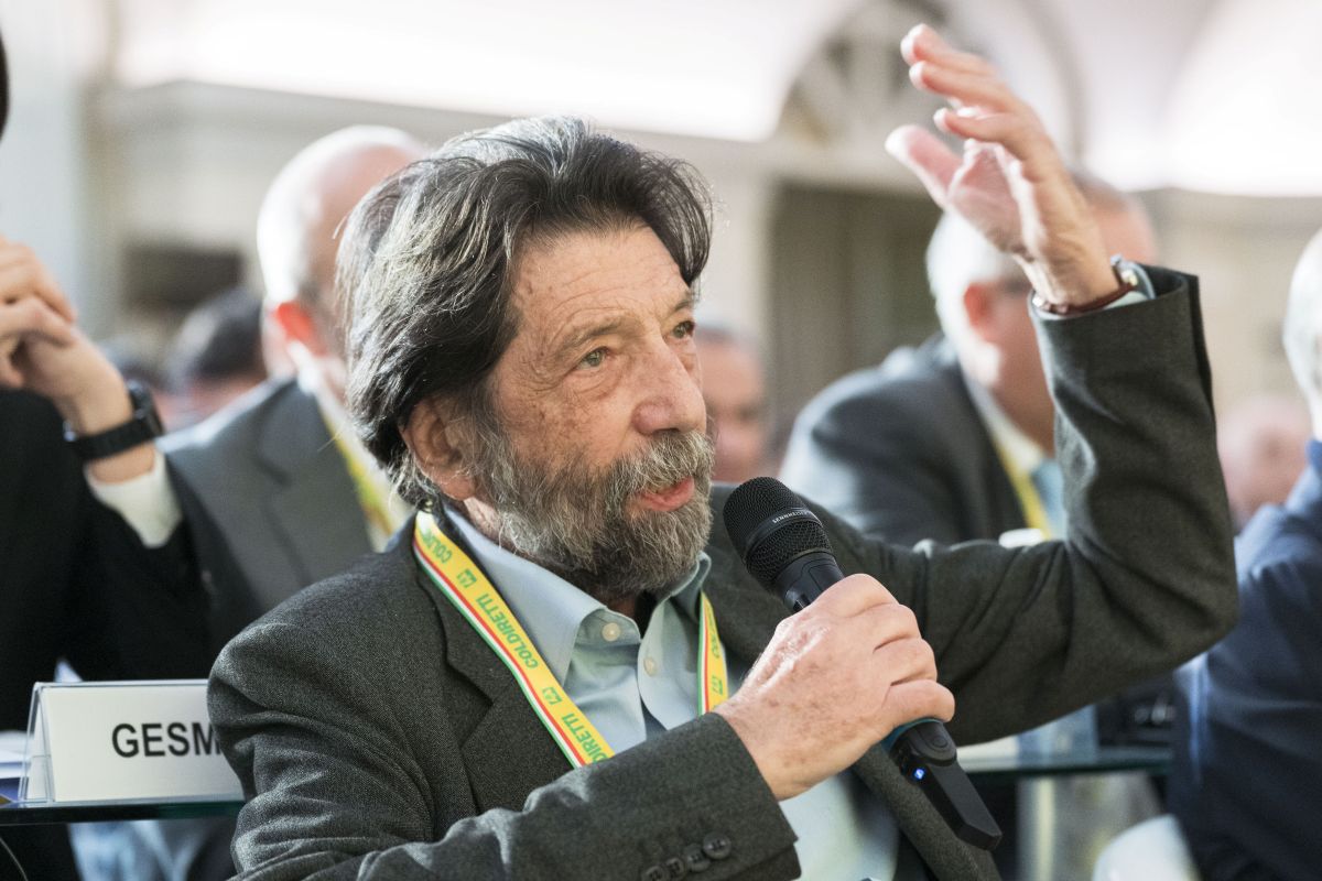 Cacciari: la scuola deve insegnare a pensare, non solo a servire