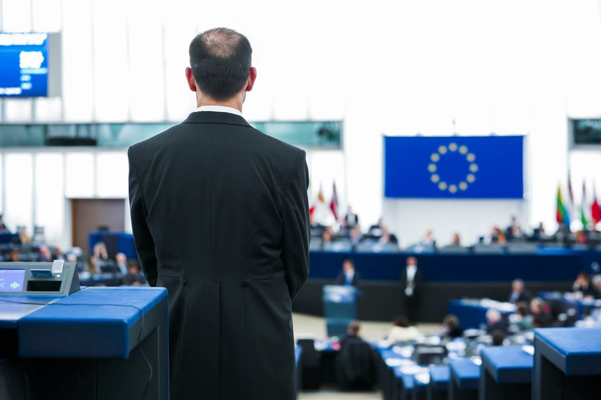 Groenlandia, Eurocamera congela l’intesa Usa-Ue sui dazi