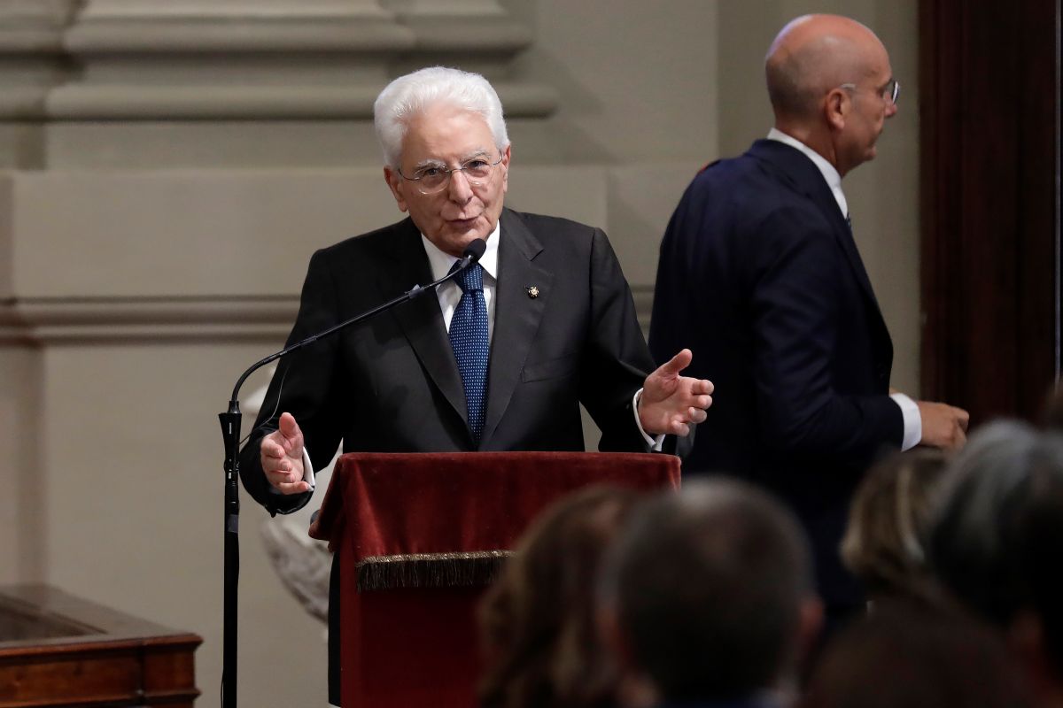 Mattarella a Napoli: pluralismo, scuola e stop al bullismo