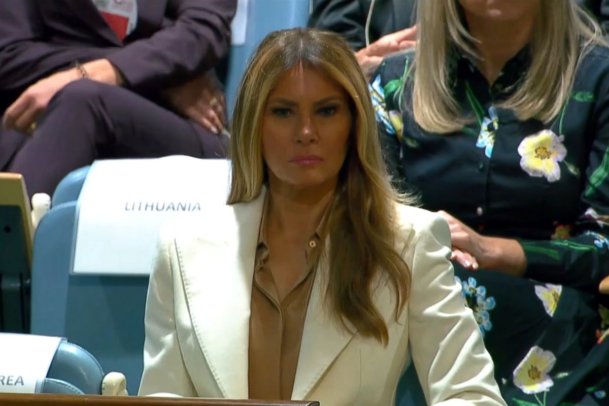 Melania fantasma alla Casa Bianca: perché il suo ruolo si assottiglia