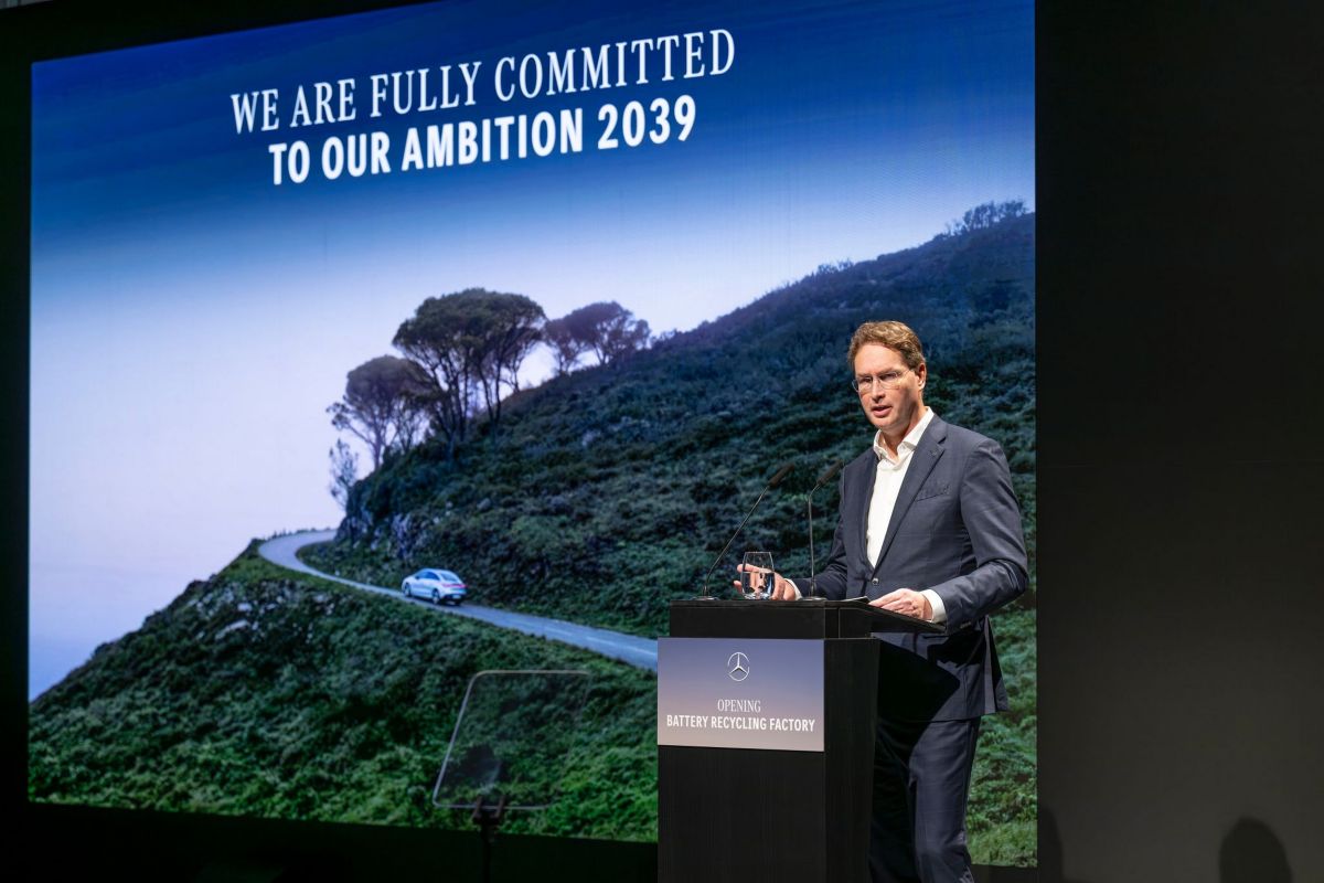 Mercedes alza l’allarme: con lo stop 2035 il mercato crolla