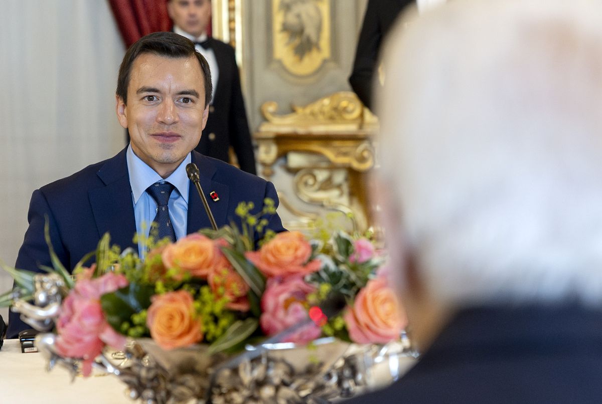 Tentato avvelenamento in Ecuador, il presidente denuncia il complotto