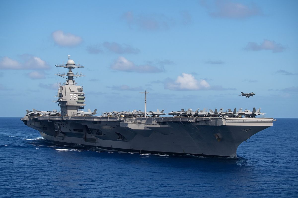 La portaerei Ford verso il Venezuela, marines pronti all’attacco