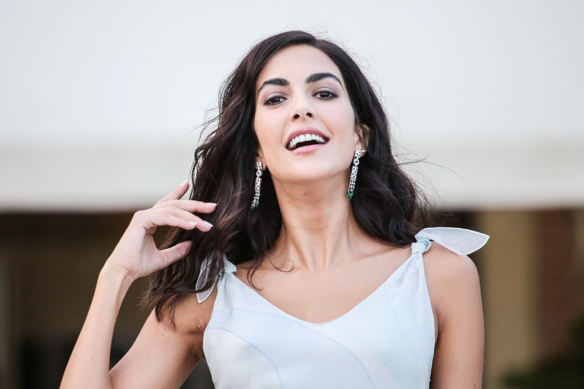 Rocio brilla, Bova chi?