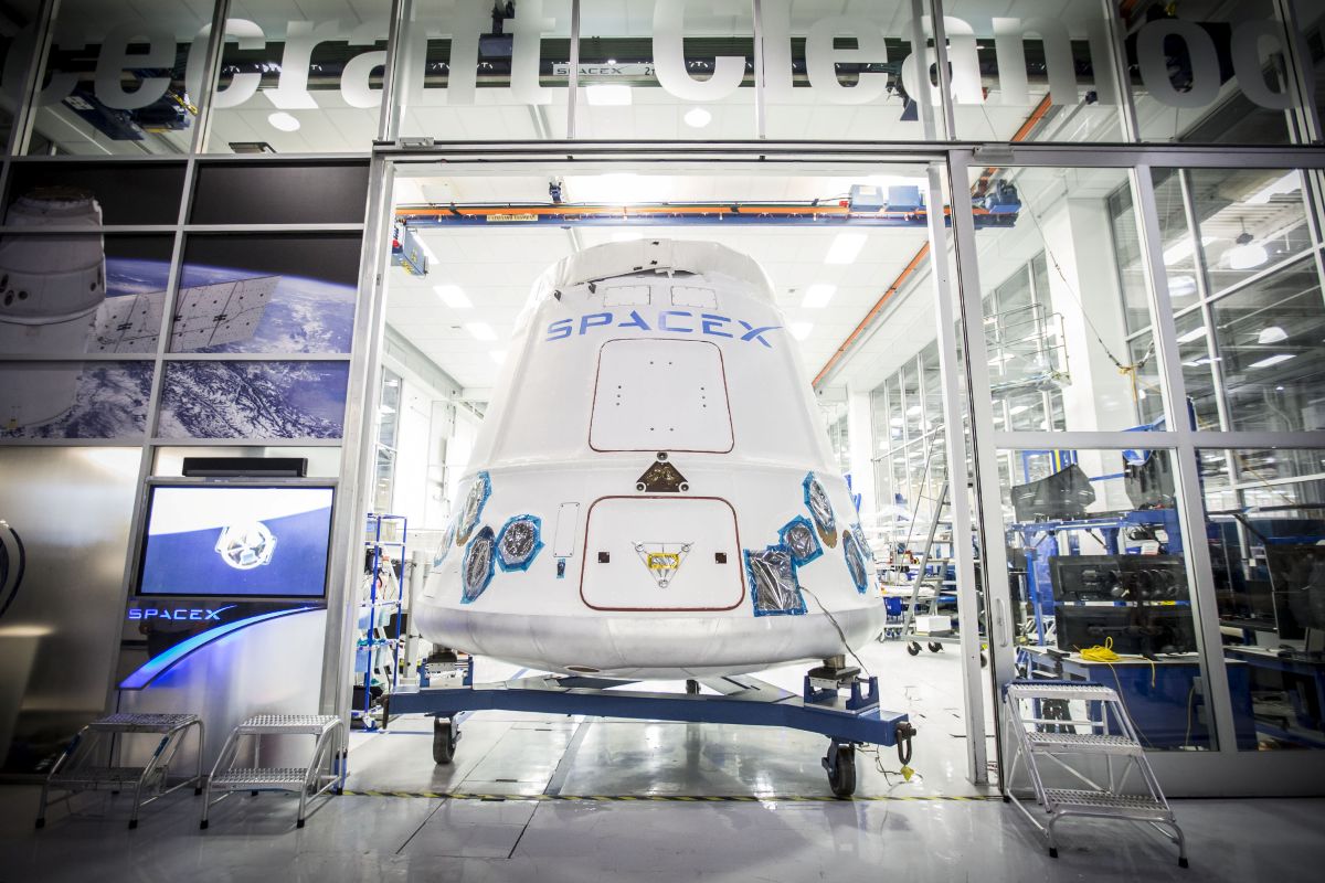 SpaceX verso quota 800 miliardi: la corsa al record tra tender e IPO
