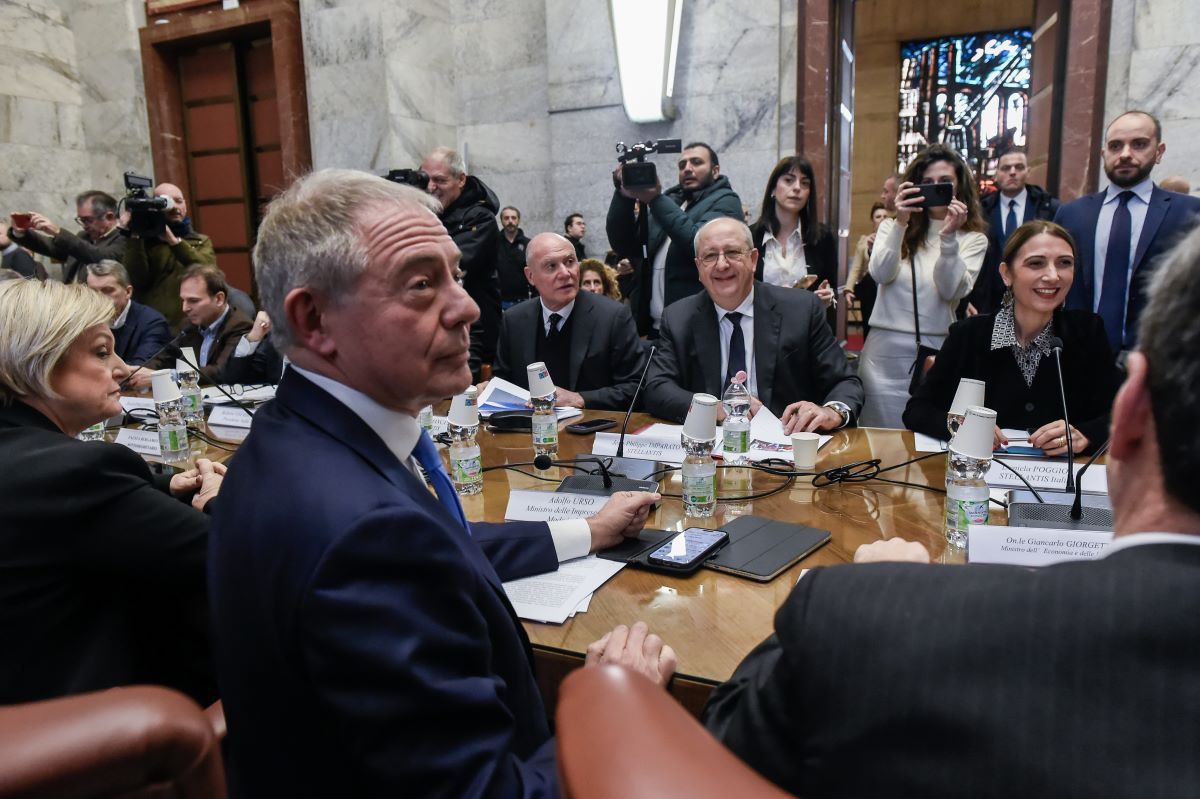 Stellantis: Il Futuro dell’Automotive Italiano tra Citycar e Ibrido