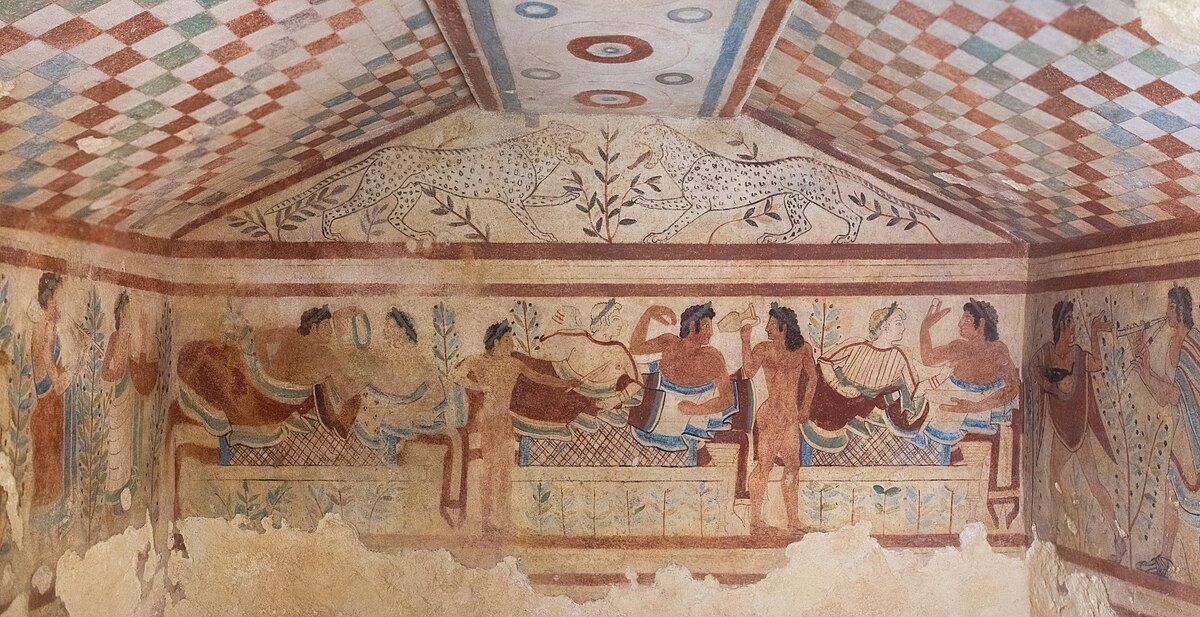 Moonmilk trovato a Tarquinia: vita nascosta in tombe etrusche dipinte