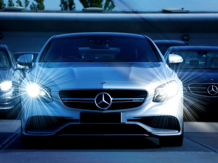 Auto europee sotto pressione: il crollo dei margini Mercedes diventa il simbolo di una filiera in affanno