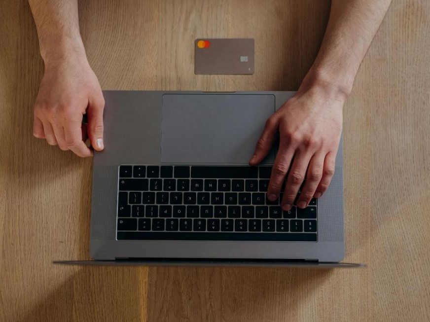 Giovani e banche digitali: la nuova frontiera delle truffe online