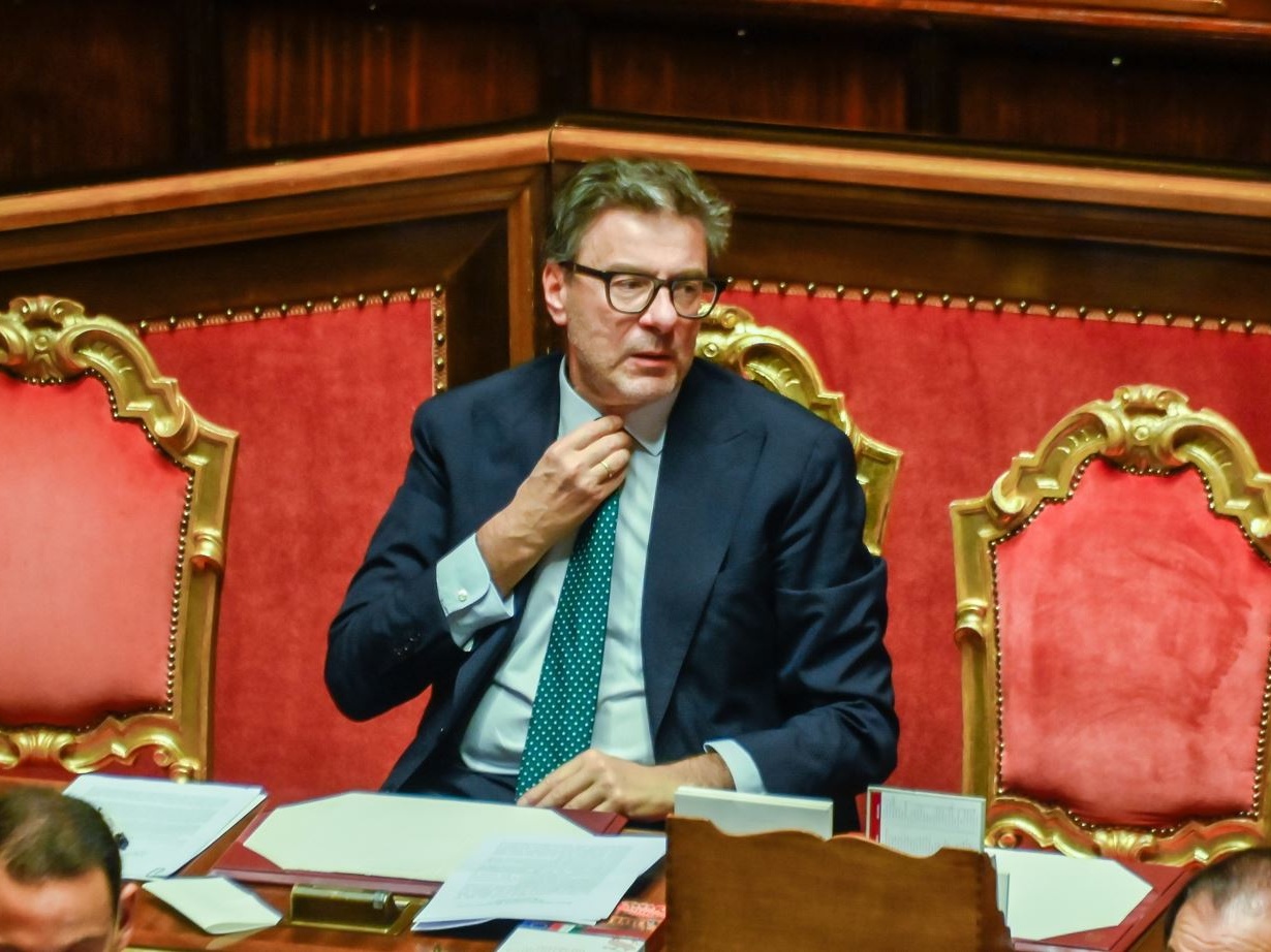 Manovra, Giorgetti: “Riduciamo il prelievo sulle famiglie”
