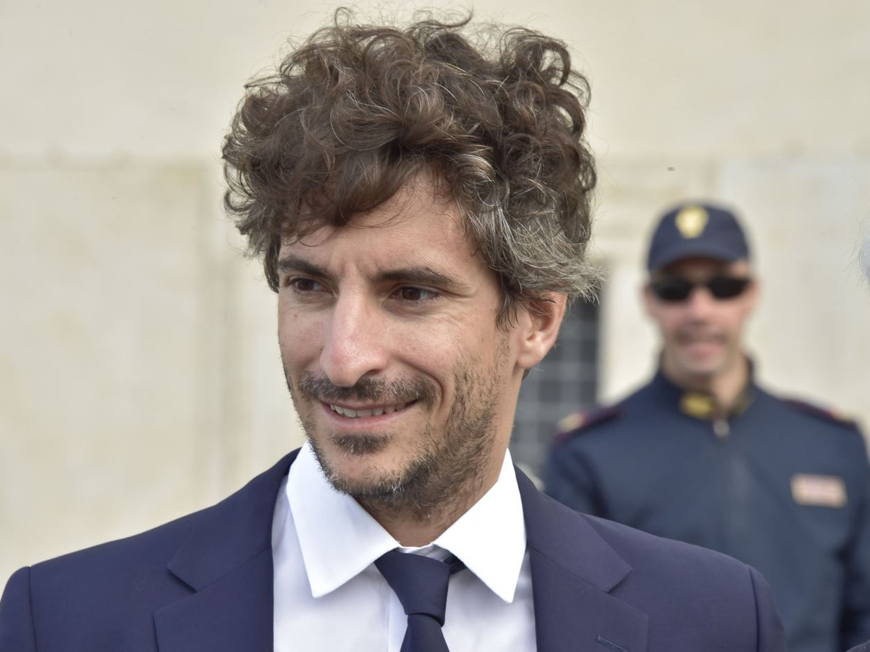 Prada, Lorenzo Bertelli: Siamo vicini al closing di Versace, sarò Presidente esecutivo