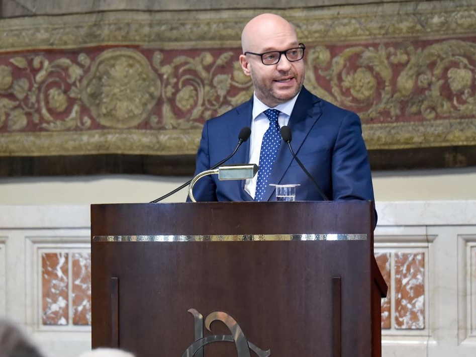 Fontana: Abbattere gli ostacoli al libero commercio per affrontare le transizioni globali