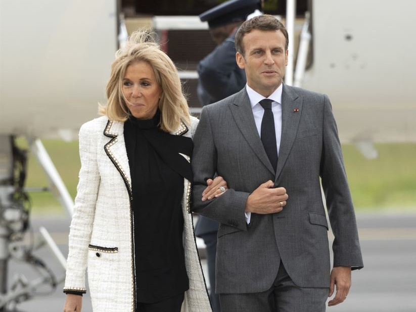 I Macron fanno causa a Candace Owens negli Usa: “Brigitte non è un uomo”