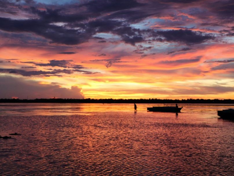 Filippine, la scossa che piega Bogo: decine di morti e ospedali al collasso