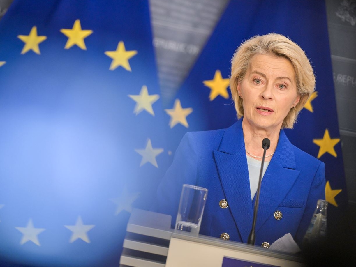 Von der Leyen: L’Europa sta lottando per pace e libertà