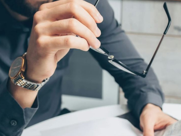 Occhiali intelligenti al posto delle lenti progressive: la rivoluzione finlandese che legge lo sguardo