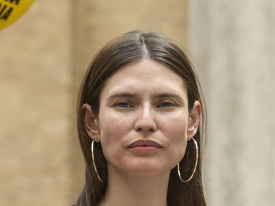 Bianca Balti denuncia la carenza di farmaci oncologici: “Mi salvano la vita, non posso aspettare”