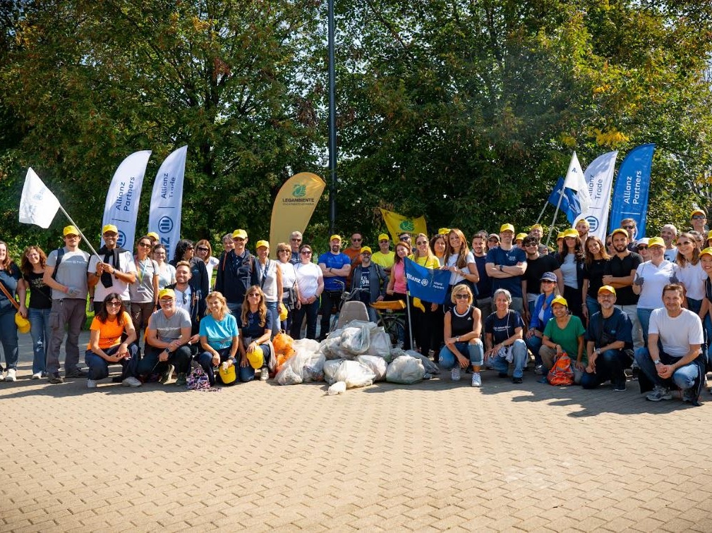 Allianz, oltre 80 volontari per il World CleanUp Day a Milano