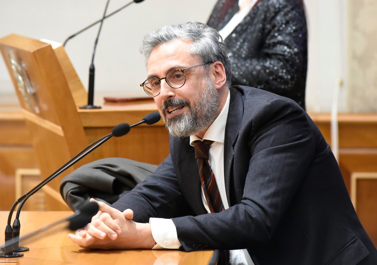 Brunori Sas pubblica “Attitudini: nessuna”, la nuova canzone per il film su Aldo, Giovanni e Giacomo