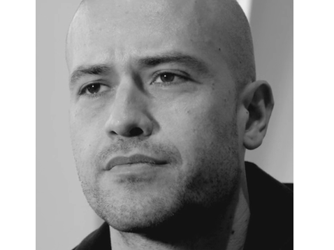 “Look Down” di Jago arriva alla Camera: un bambino di marmo a ricordare il dovere della politica