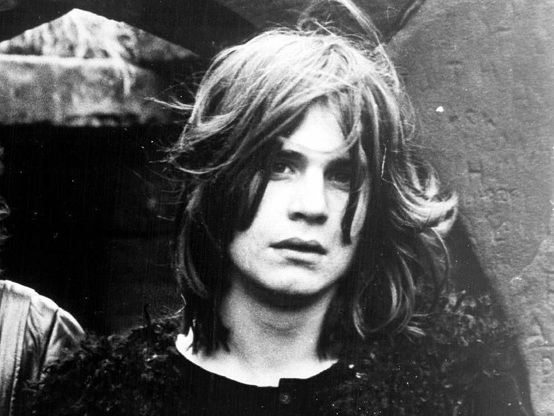 Addio a Ozzy Osbourne, leggenda dell’heavy metal tra eccessi, scandali e rivoluzione musicale