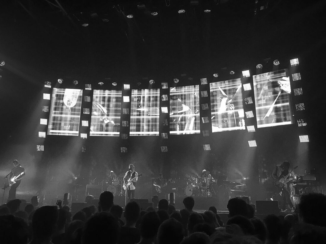 Radiohead, Bologna saluta una band che torna a ferire e illuminare