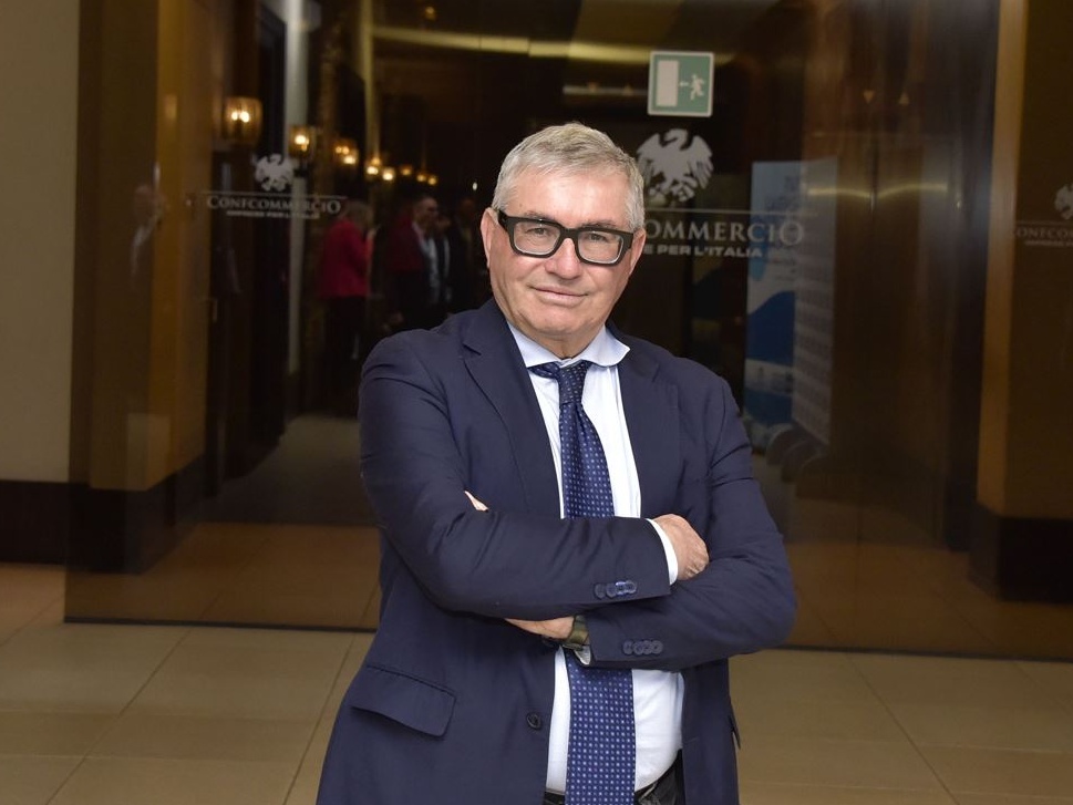 Balneazione attrezzata, il SIB lancia l’allarme: “Commissione Ue cieca e sorda, il Governo difenda il comparto”