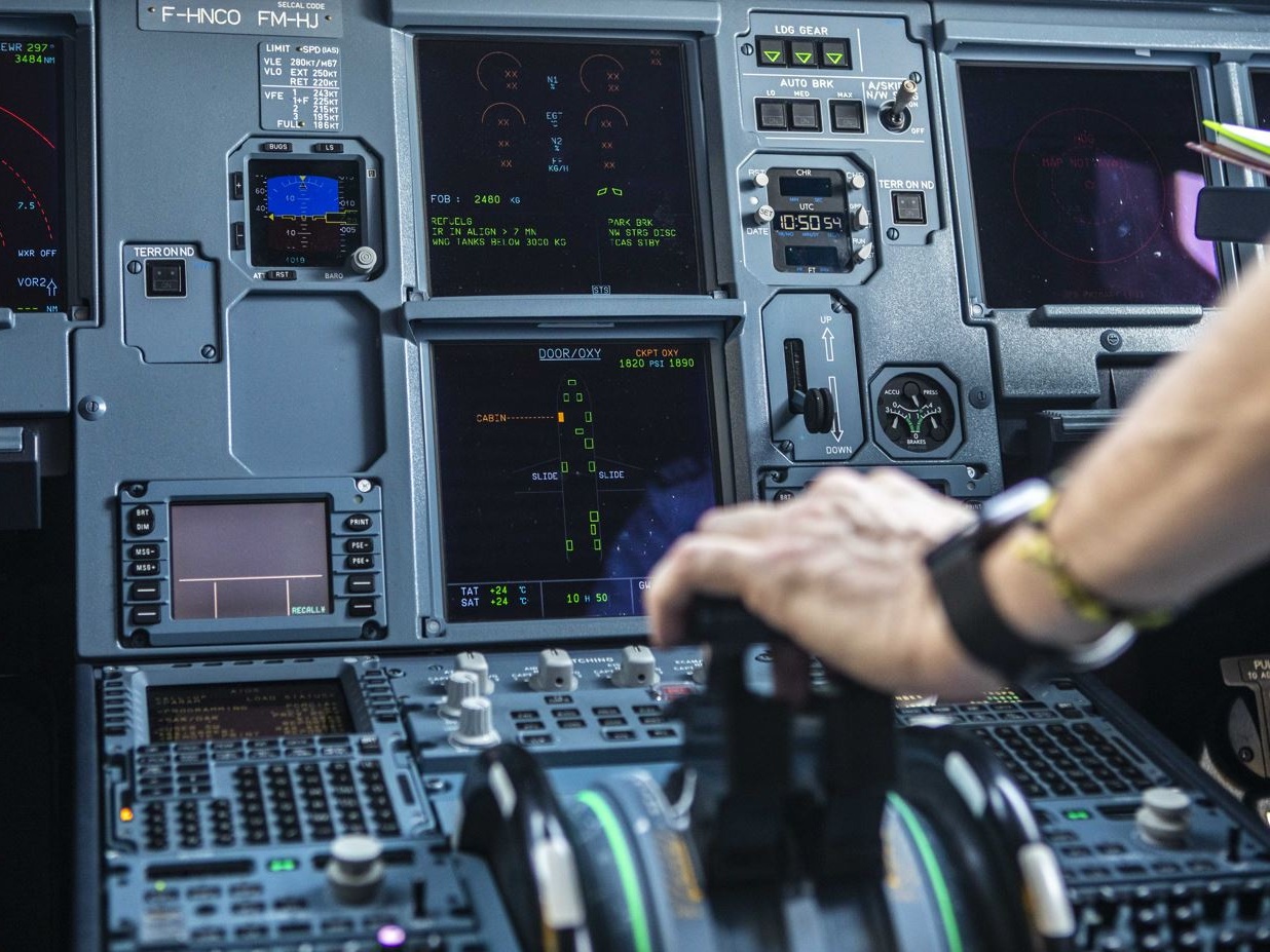 Usa: serie tv alimenta il dibattito sulla salute mentale dei piloti di aerei