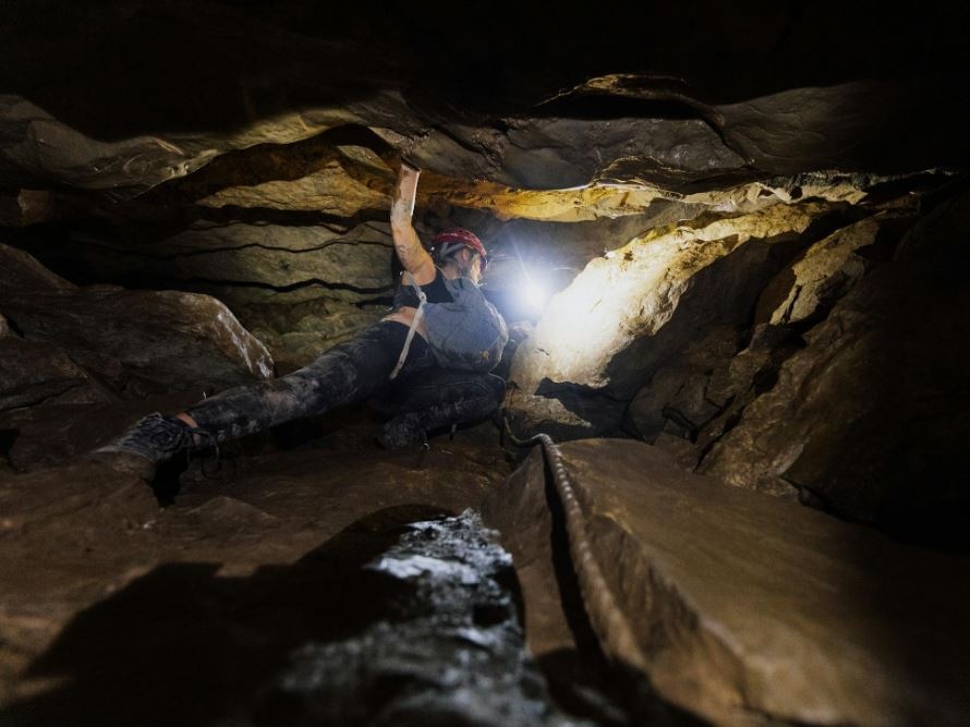 Lo speleologo ferito nell’Abisso Paperino e il lato nascosto dell’avventura: quando l’esplorazione diventa emergenza
