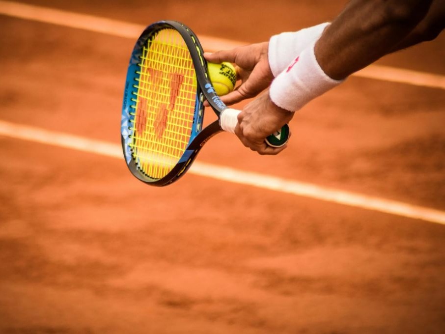 Cupido serve e sbaglia matchpoint