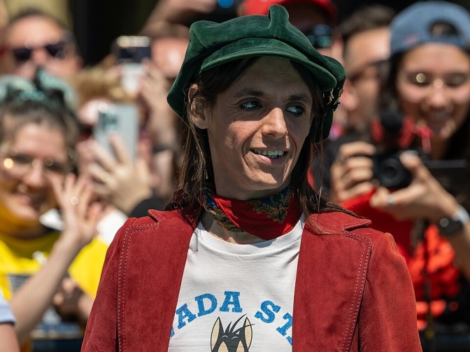 Lucio Corsi, perché dopo Sanremo è diventato il nome dell’anno