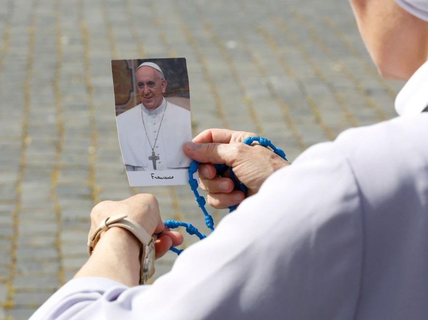 Francobolli 2026, via libera del Cdm: Milano-Cortina, voto alle donne e Papa Francesco