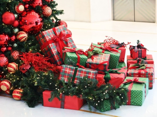 Natale, la corsa agli ultimi regali vale 9,5 miliardi: 20 milioni di italiani pronti all’acquisto