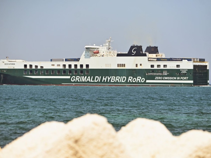 Intesa Sanpaolo finanzia le navi verdi di Grimaldi: 162 milioni per tre PCTC di nuova generazione