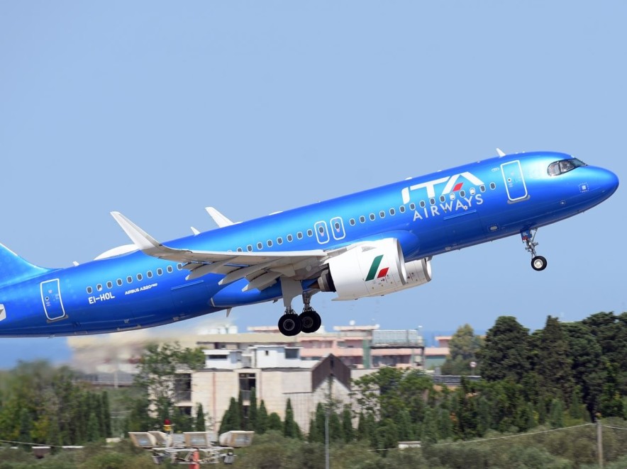 Fiumicino vola, ma l'Italia sceglie di scendere