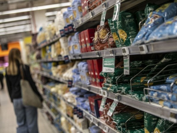 Supermercati chiusi la domenica: la proposta Coop per ridurre i costi e rilanciare i consumi