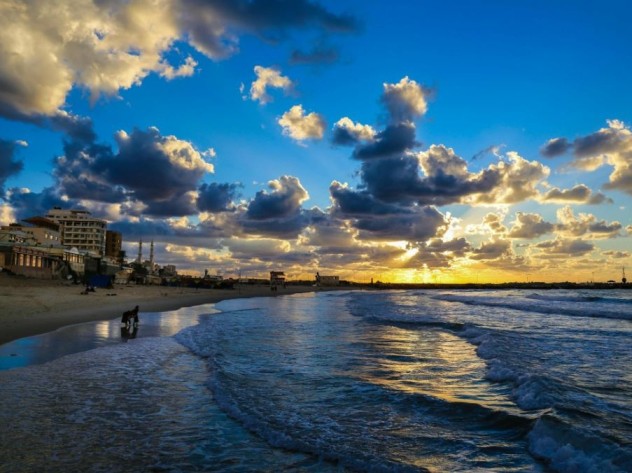 Gaza City sommersa dai rifiuti: 350mila tonnellate e rischio epidemie rapide