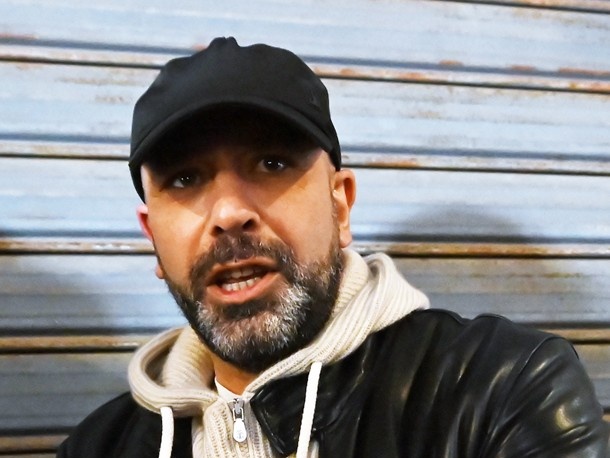 Zalone, Raffaele e silenzi rumorosi